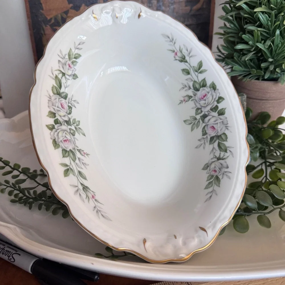 Prestige Fine China Mount Vernon Oval Vegetable Bowl White Rose Gold Trim 10